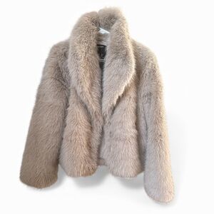 Chic Faux Fur Teddy Jacket in Cream